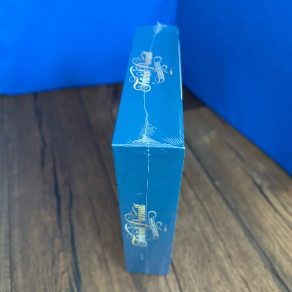 NEW Hasbro Trivial Pursuit Classic Edition - Blue and Gold - Picture 4 of 4